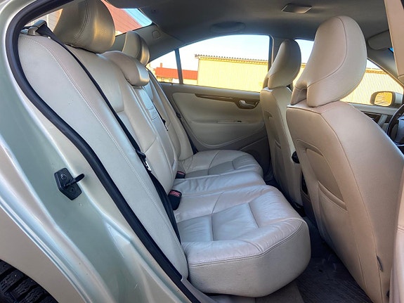Volvo S60 12 of 13
