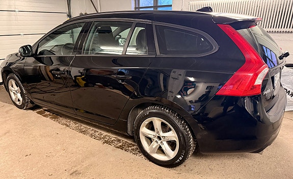 Volvo V60 6 of 8