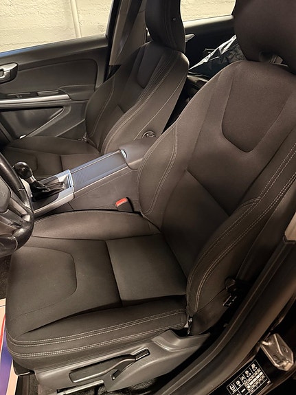 Volvo V60 7 of 8