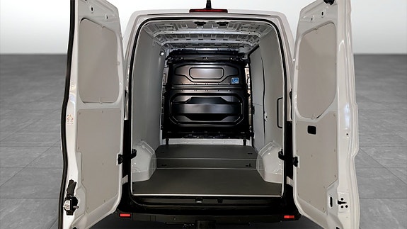 Nissan Interstar 4 of 9