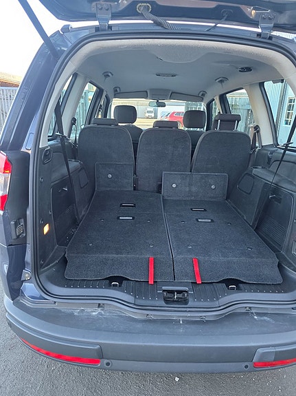 Ford Galaxy 10 of 13