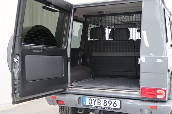 Mercedes-Benz G350 26 of 29