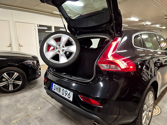 Volvo V40 19 of 21