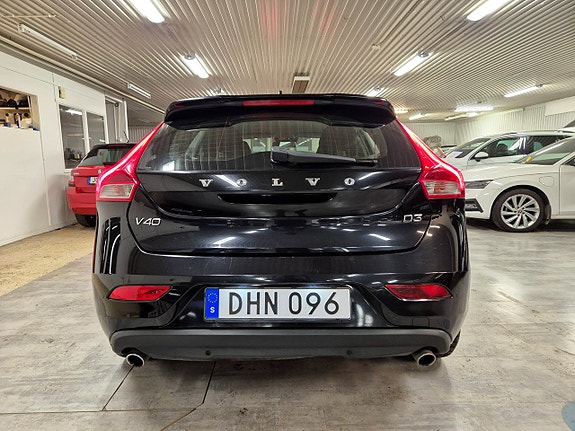 Volvo V40 6 of 21