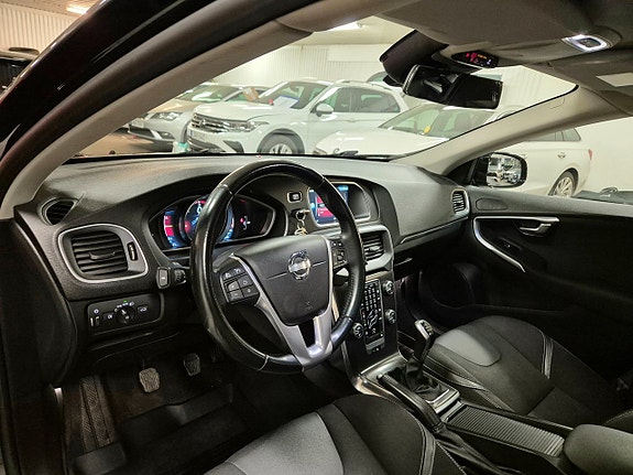 Volvo V40 9 of 21