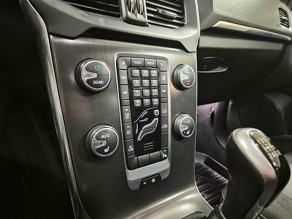 Volvo V40 15 of 21