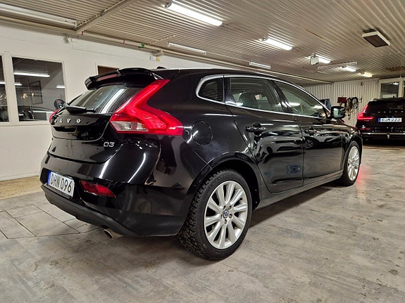 Volvo V40 5 of 21