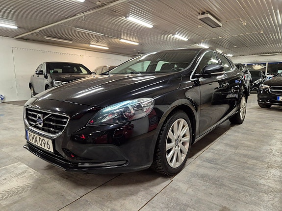 Volvo V40 4 of 21