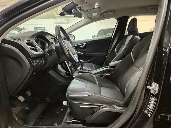 Volvo V40 11 of 21