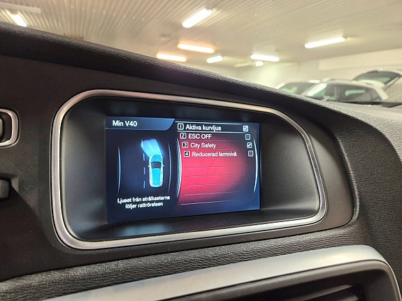 Volvo V40 17 of 21