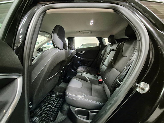 Volvo V40 13 of 21