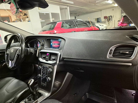 Volvo V40 10 of 21