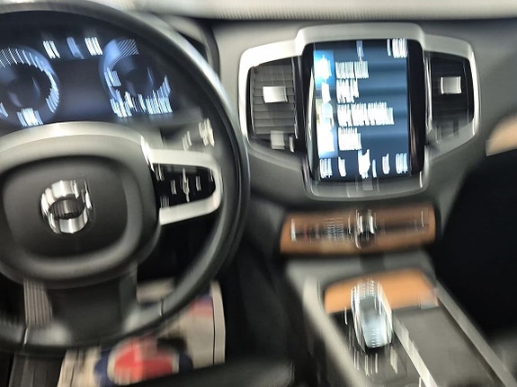 Volvo XC90 9 of 9