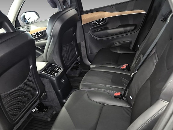 Volvo XC90 6 of 9
