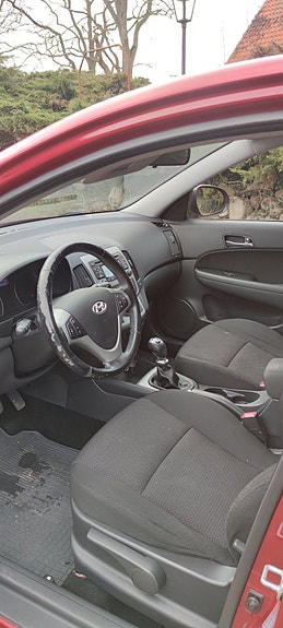 Hyundai i30 8 of 10