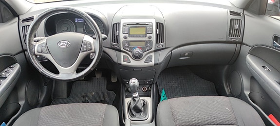 Hyundai i30 6 of 10