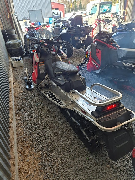 Polaris 600 VOYAGEUR 144 2 of 3