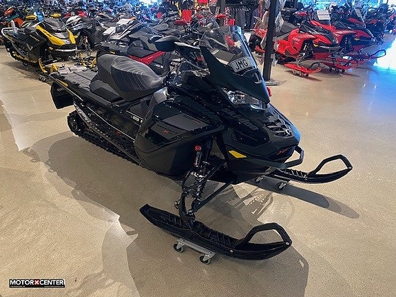 Ski-Doo Renegade 900 ACE Turbo 2 of 7