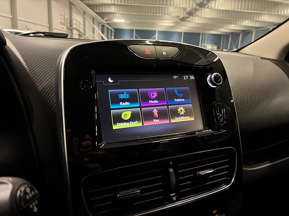 Renault Clio 12 of 15