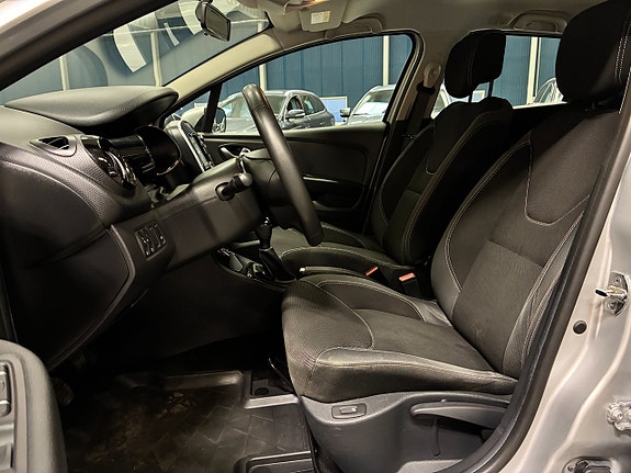 Renault Clio 9 of 15