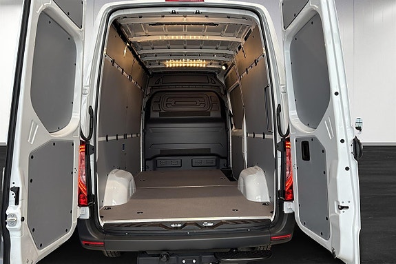 Mercedes-Benz eSprinter 414 13 of 13