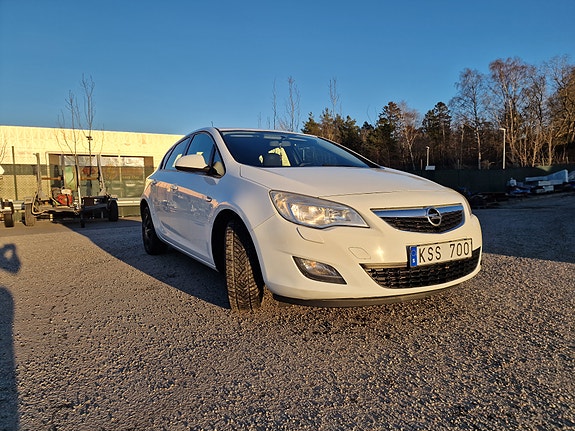 Opel Astra 2 of 5