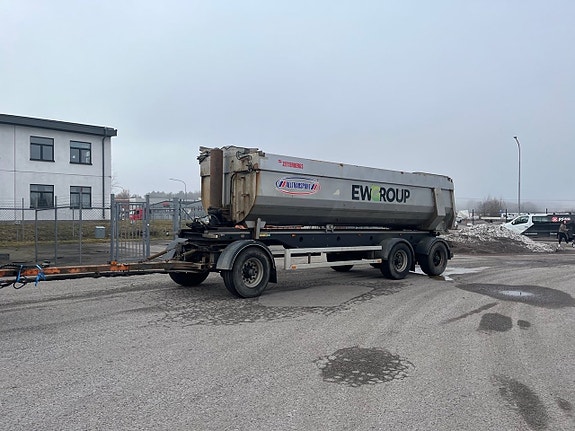 Tippsläp, Parator LX 10-20, med flak.