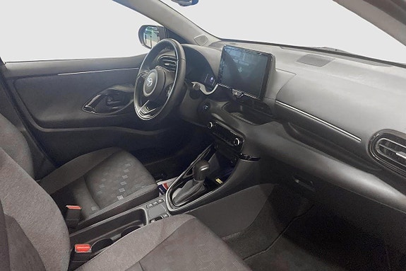 Toyota Yaris 11 of 13