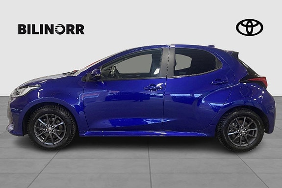 Toyota Yaris 8 of 13