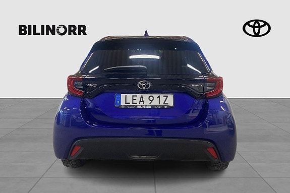 Toyota Yaris 9 of 13