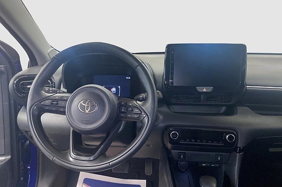 Toyota Yaris 2 of 5