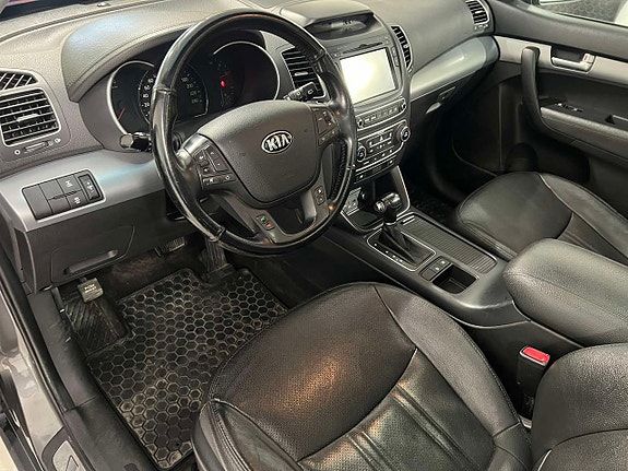 Kia Sorento 18 of 27