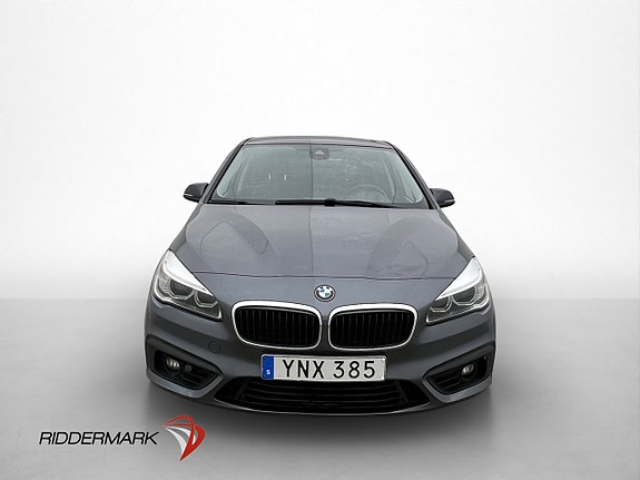 BMW 218 3 of 5