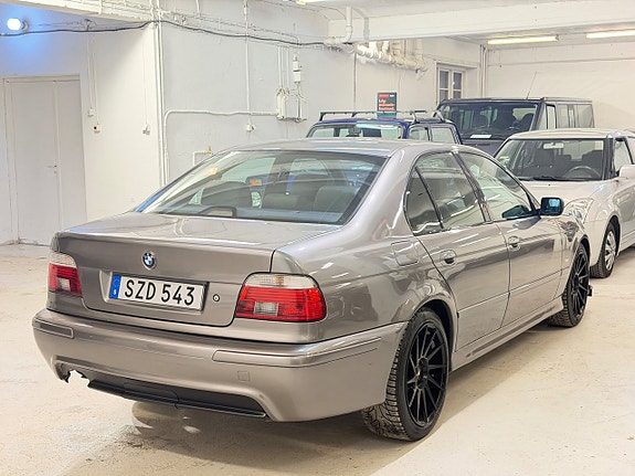 BMW 525 4 of 5