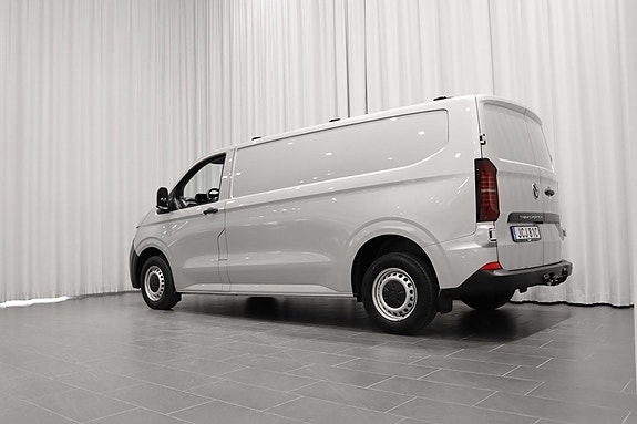 Volkswagen Transporter 3 of 5