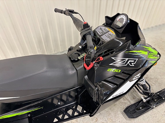 Arctic Cat ZR 200 ES 6 of 9