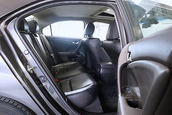 Honda Accord 15 of 23
