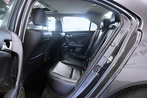 Honda Accord 16 of 23