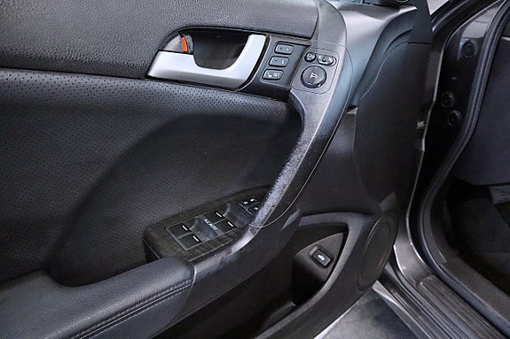 Honda Accord 11 of 23