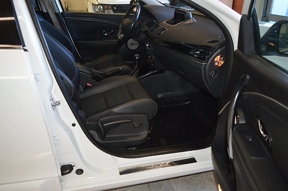 Renault Megane 17 of 21