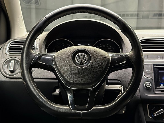 Volkswagen Polo 19 of 23