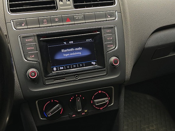 Volkswagen Polo 21 of 23