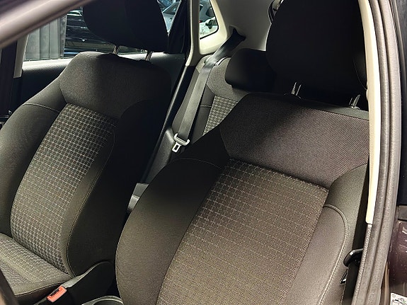 Volkswagen Polo 16 of 23
