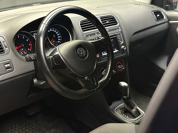 Volkswagen Polo 14 of 23