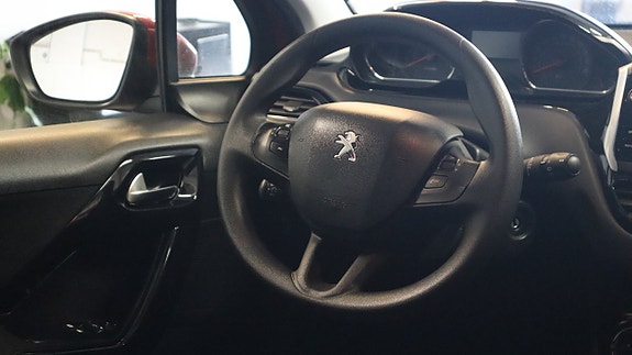 Peugeot 208 8 of 8