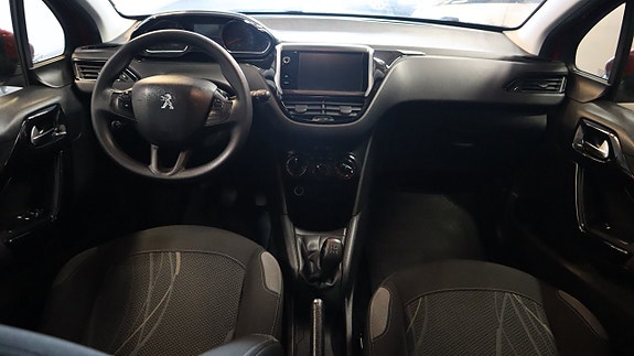 Peugeot 208 7 of 8