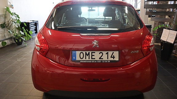 Peugeot 208 5 of 8
