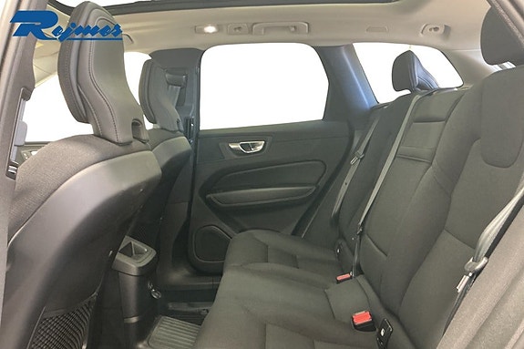 Volvo XC60 12 of 17
