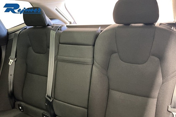 Volvo XC60 13 of 17