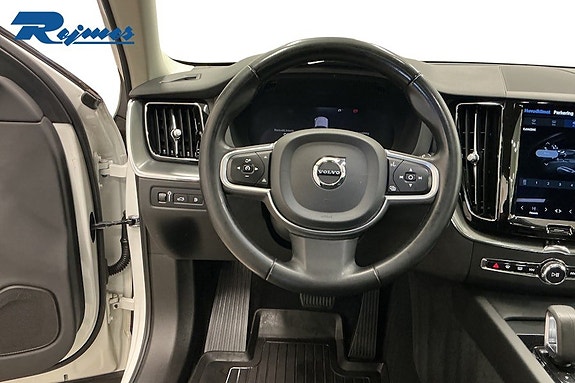 Volvo XC60 8 of 17
